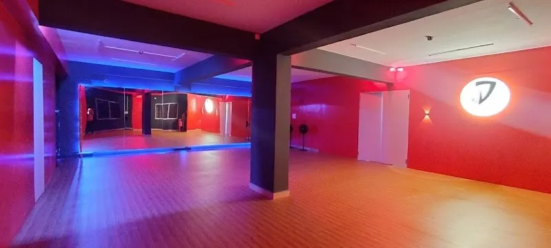 D'cruze Dance Studio & Dance Company