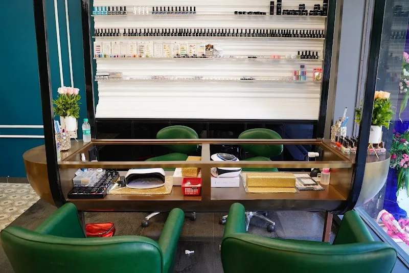 Styletee Salon | Beauty Salon In Mulund | Makeup Artist in Mulund | Nail Salon in Mulund | Hairdresser in Mulund