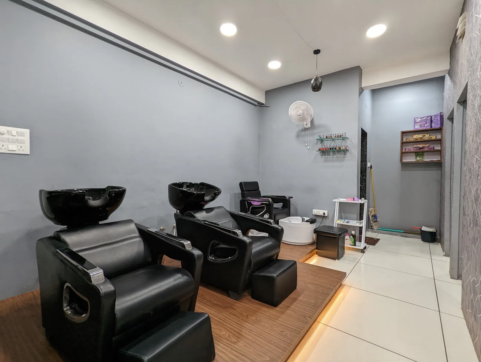Starlon The Unisex Salon
