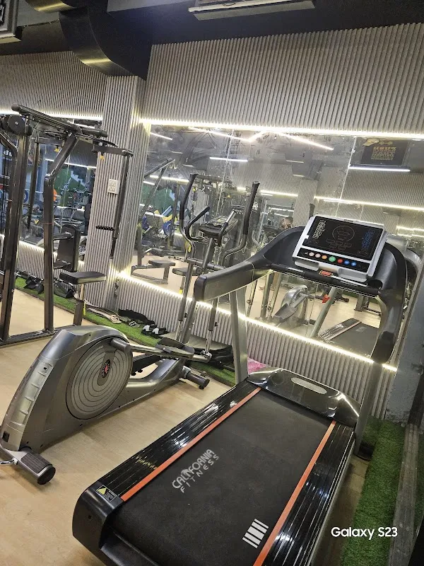 Dilli FitHub Unisex Gym
