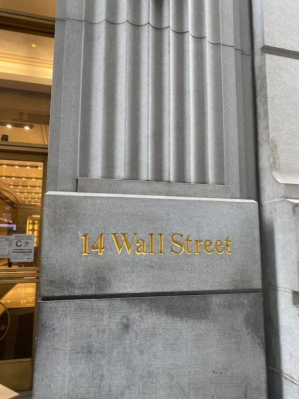 Esquires Of Wall St