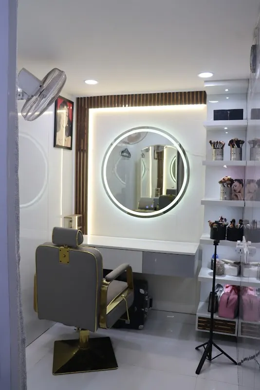 La Vida Unisex Salon – Hair | Beauty | Makeup | Nail Care