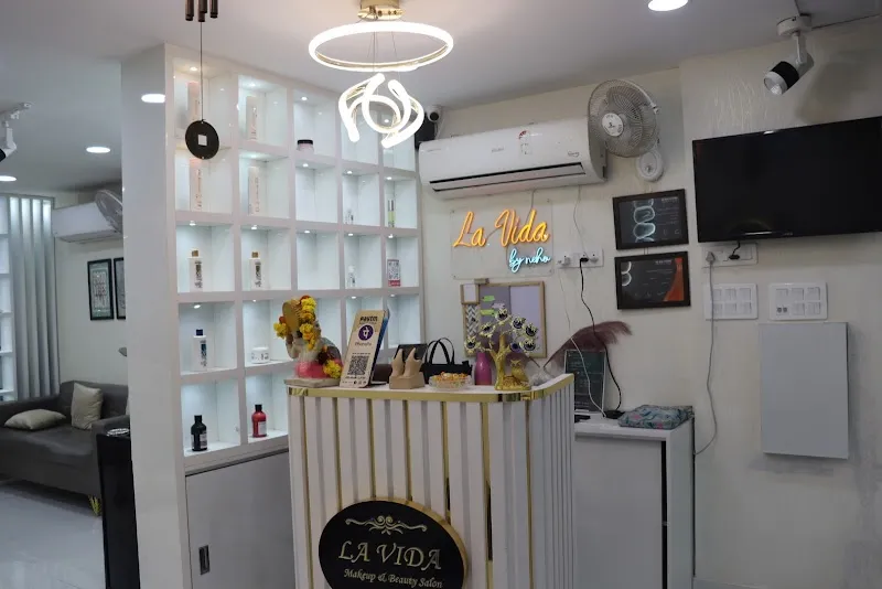 La Vida Unisex Salon – Hair | Beauty | Makeup | Nail Care