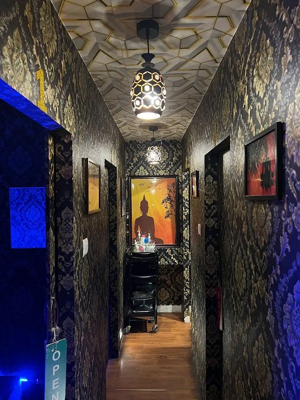 Royal Tree Spa In Kandivali East