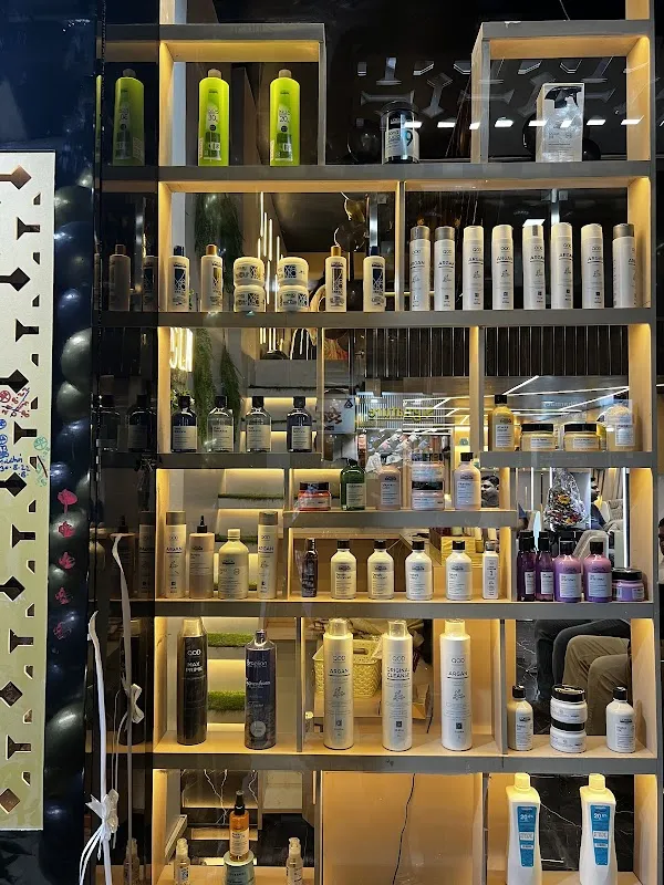 V GLAM SALON