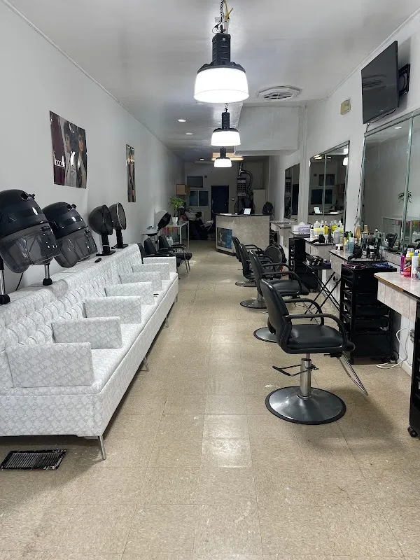 Alfas Fabulous Hair Salon