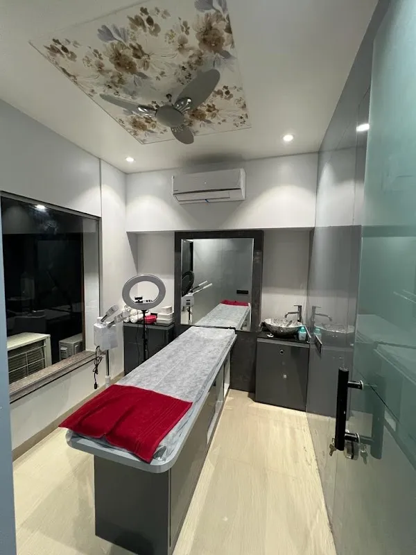 Thakare's Glamzone beauty salon and spa