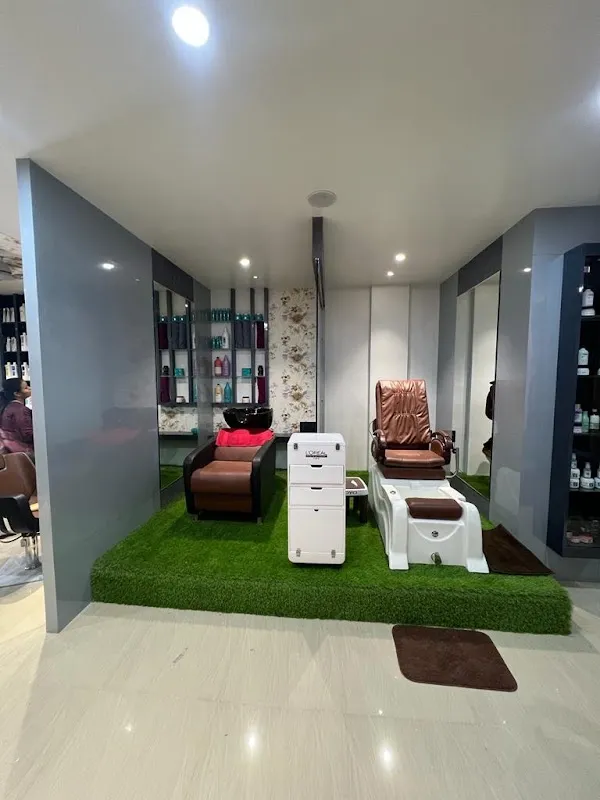 Thakare's Glamzone beauty salon and spa