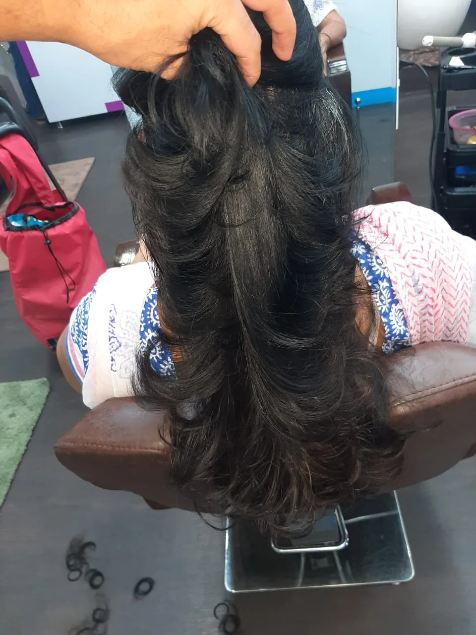 Green Leaves Unisex Salon