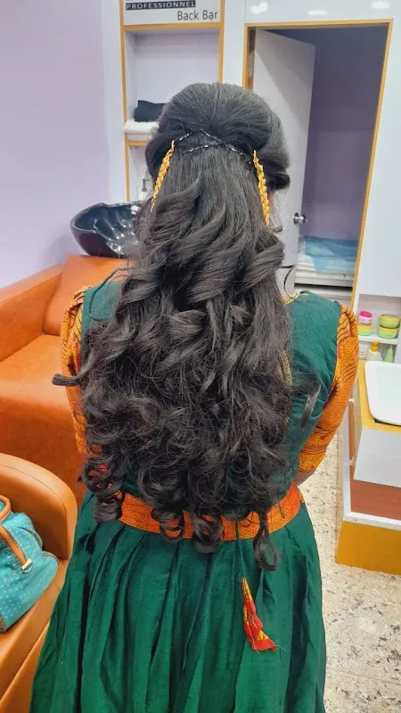 Cut N Create unisex salon