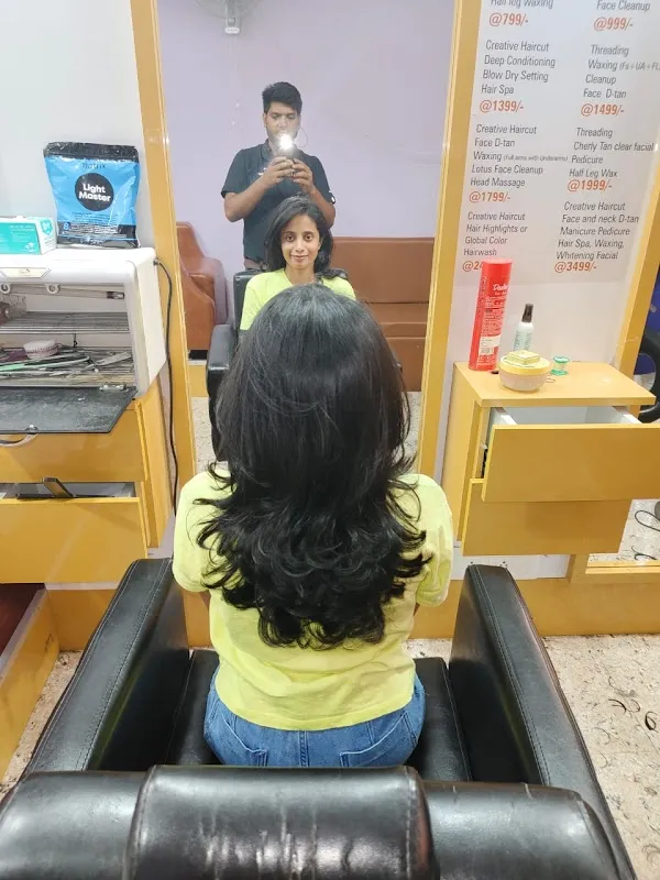 Cut N Create unisex salon