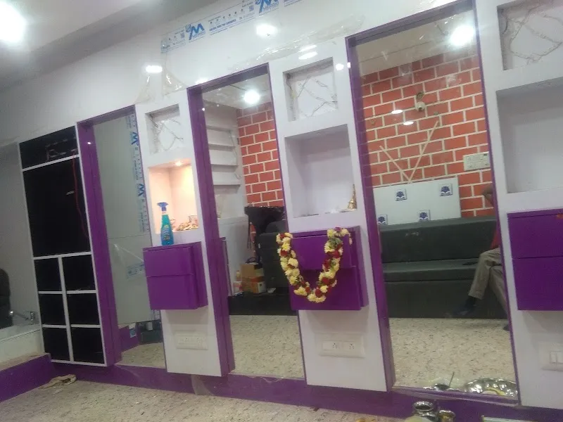 Cut N Create unisex salon