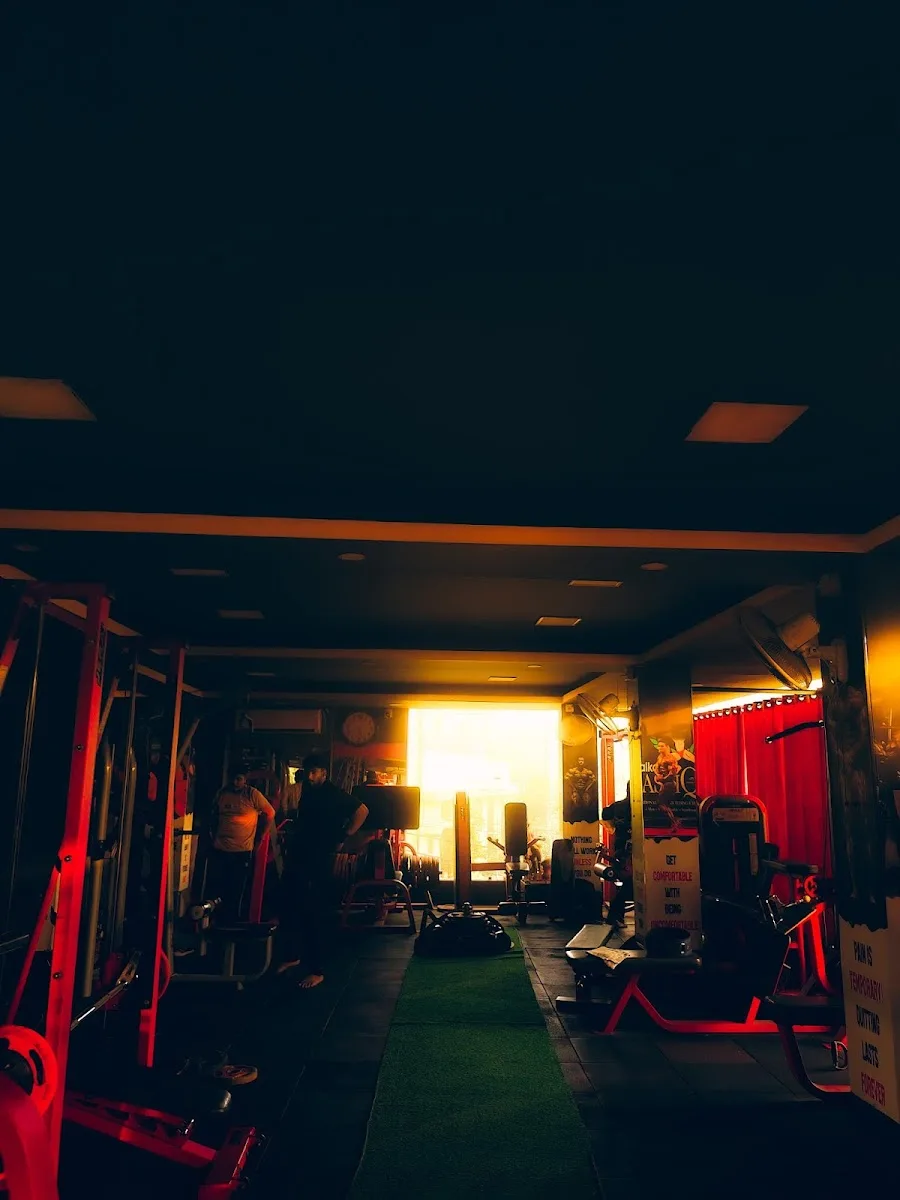 IRON FITNESS GYM