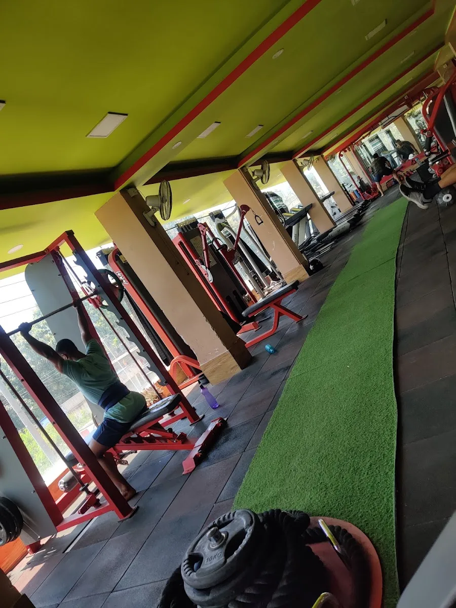 IRON FITNESS GYM