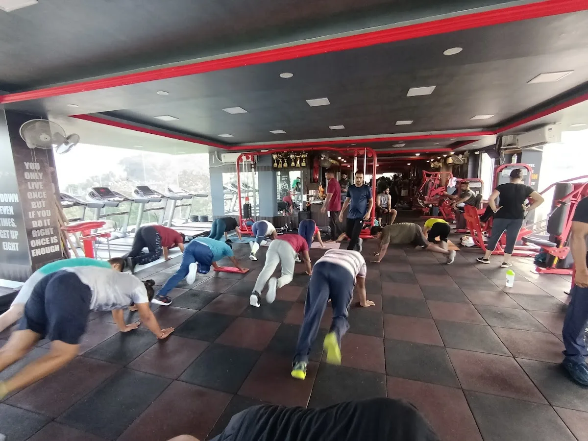 IRON FITNESS GYM