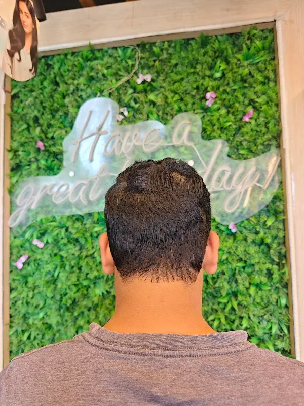 Green Trends Unisex Hair & Style Salon