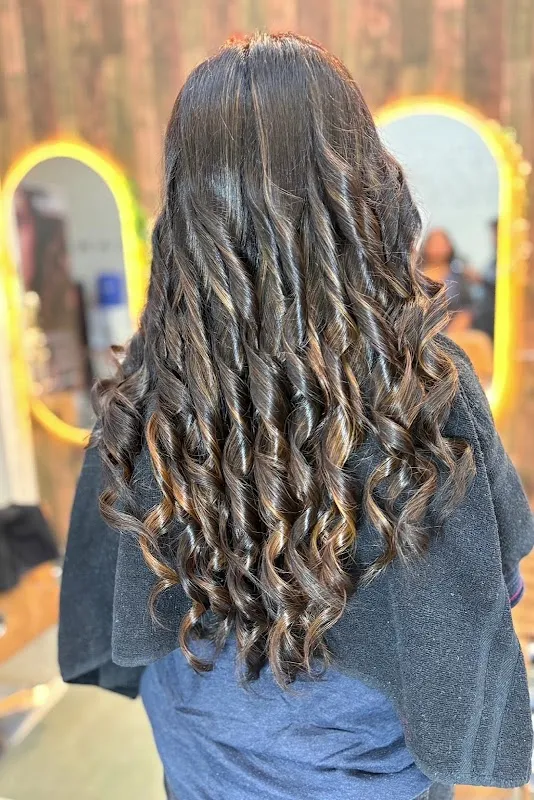 THE LIFESTYLE UNISEX SALON & MAKEUP STUDIO - Bridal Makeup Artist In Dindarpur Extentions