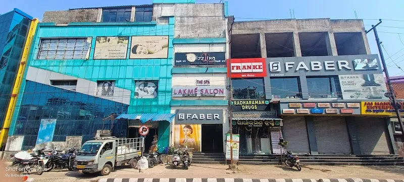 Lakme Salon in Saubhagya Nagar,Bhubaneswar