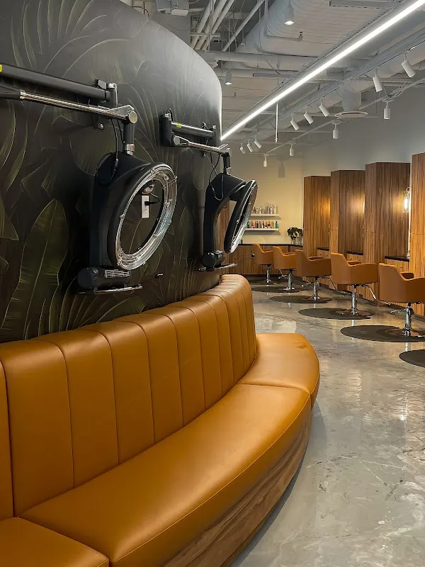 EVŌQ SALON