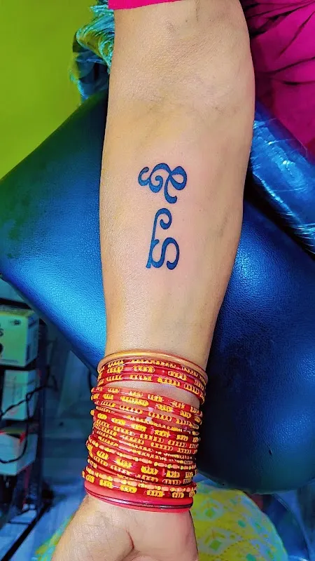 Sravs Tattoos and Piercings