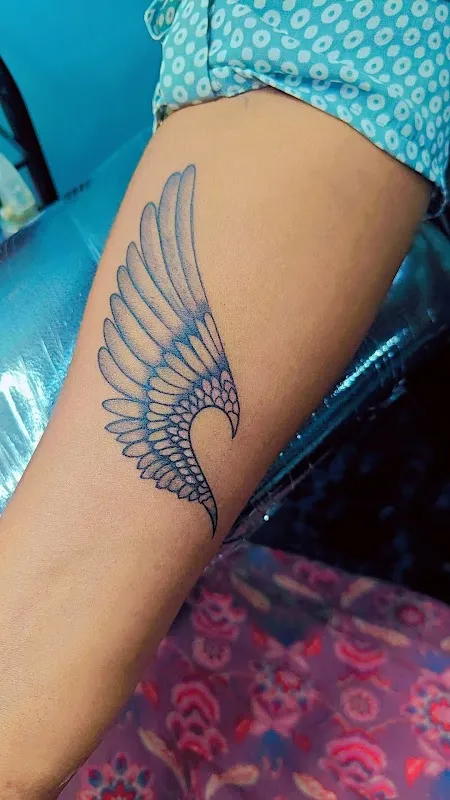 Sravs Tattoos and Piercings