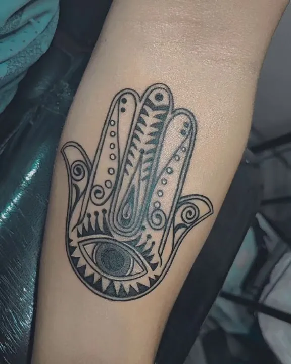 Sravs Tattoos and Piercings