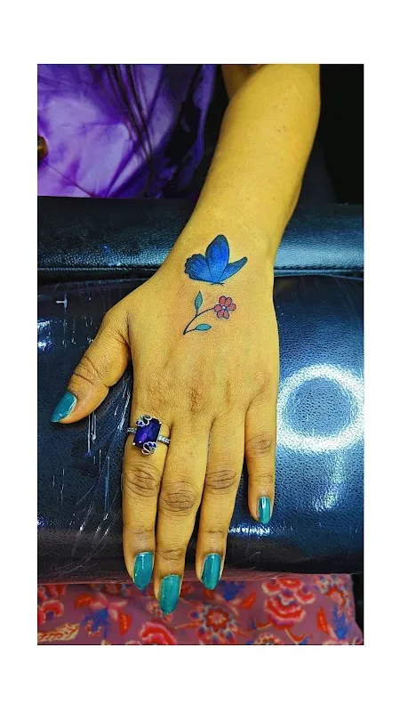 Sravs Tattoos and Piercings