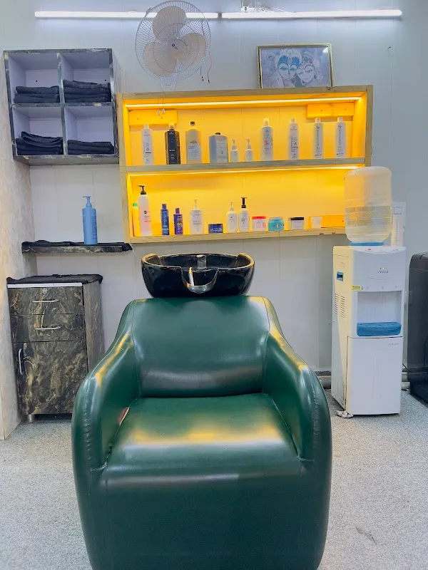 Crystal Makeover Salon Academy
