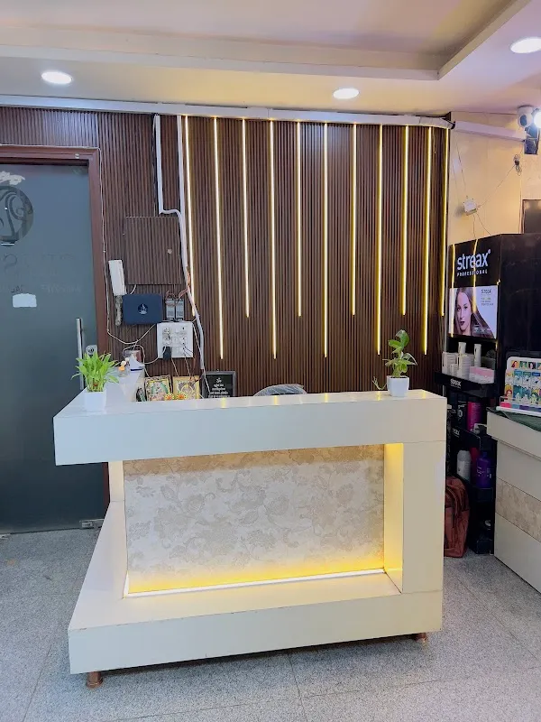 Crystal Makeover Salon Academy