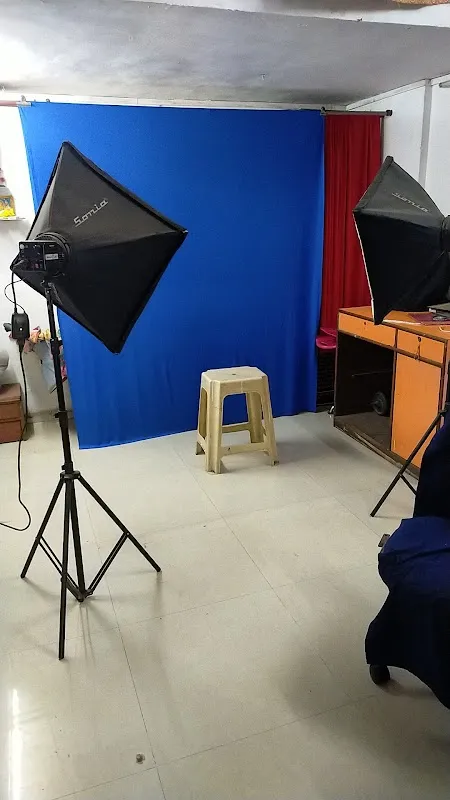 COLOURS DIGITAL PHOTO STUDIO