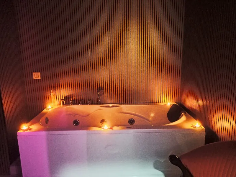 Awesome Spa - Massage Spa in Karol Bagh