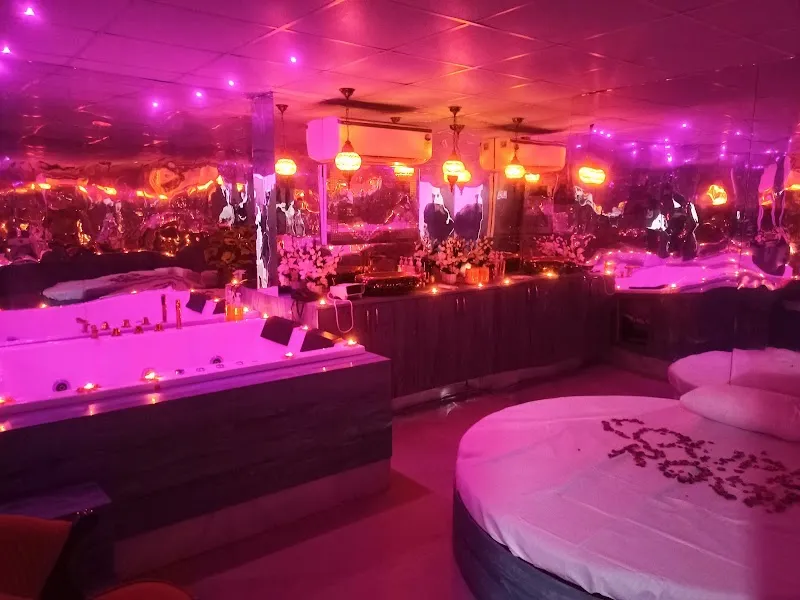 Awesome Spa - Massage Spa in Karol Bagh