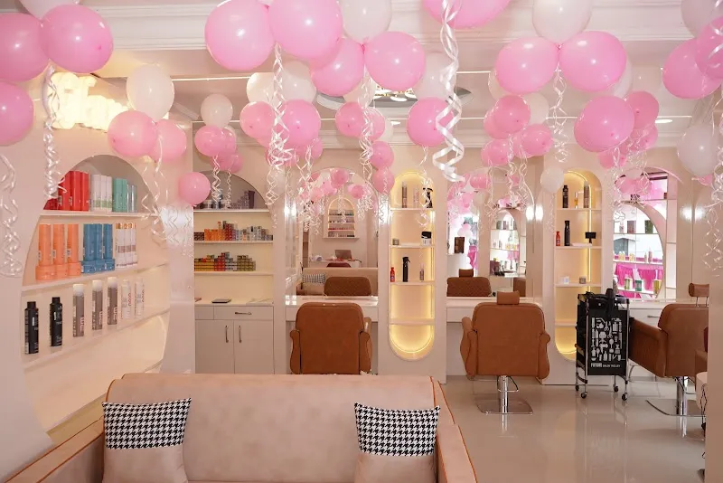 Euphoria Unisex Salon