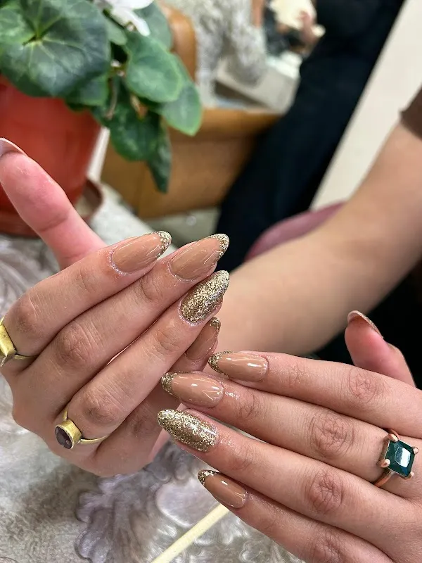 Euphoria Unisex Salon