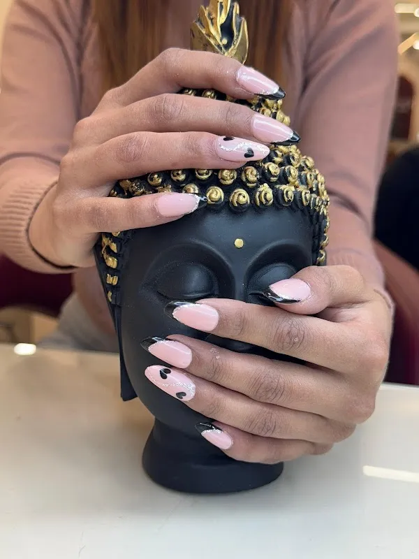 Euphoria Unisex Salon