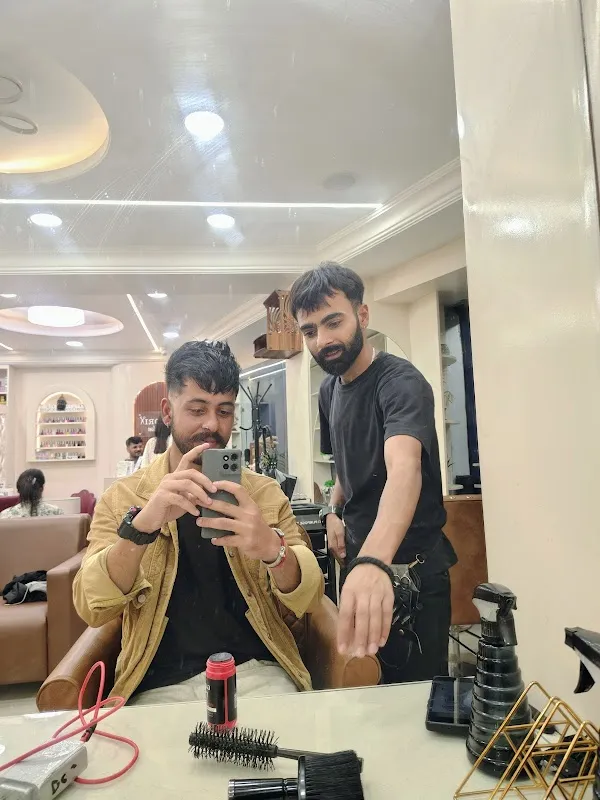 Euphoria Unisex Salon