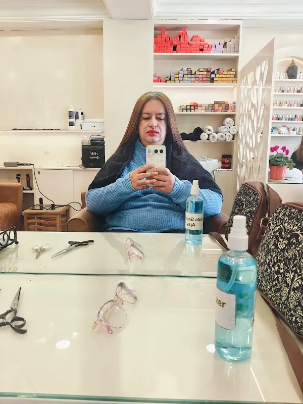 Euphoria Unisex Salon