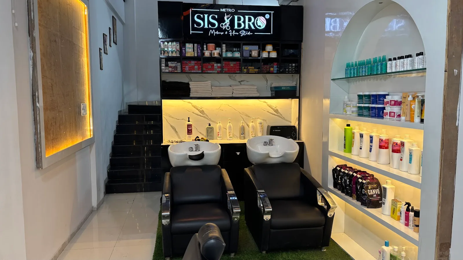 Sis and bro makeup and hair studio