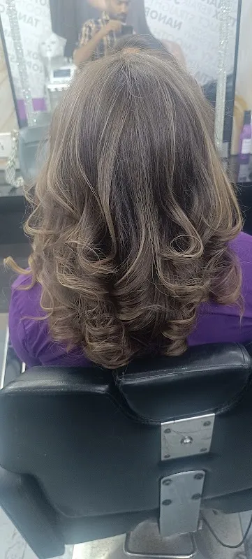 The perfect unisex salon