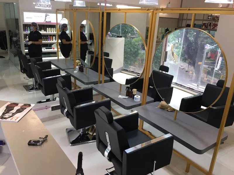 LYNN SALON