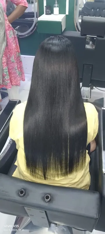Unique Hair Studio unisex salon