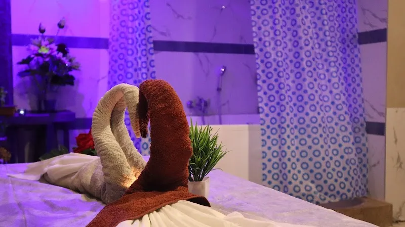 Feather Touch Relax - Best Unisex Spa in Bangalore l Spa in Frazer Town