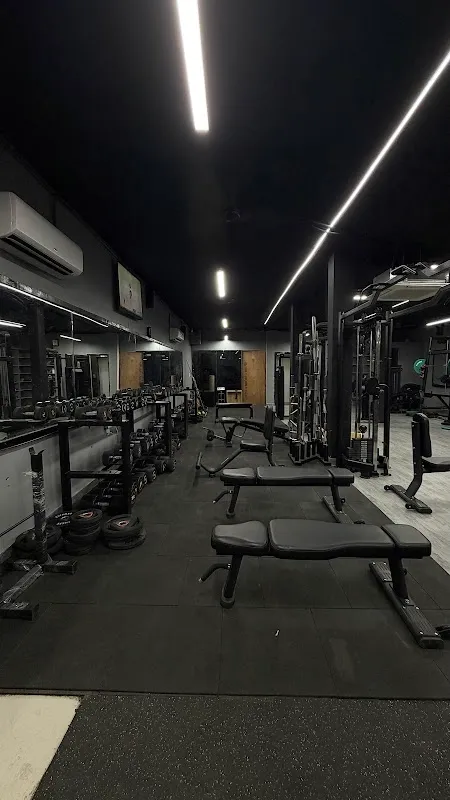 Muscle Maratha Fitness | Biggest Gym in Moti Nagar