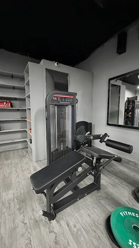 Muscle Maratha Fitness | Biggest Gym in Moti Nagar