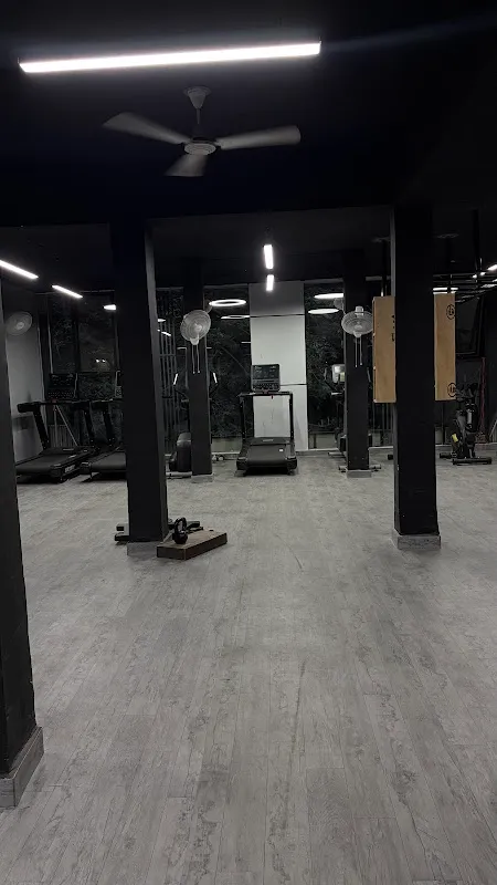 Muscle Maratha Fitness | Biggest Gym in Moti Nagar