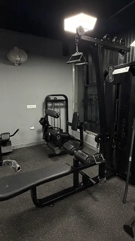 Muscle Maratha Fitness | Biggest Gym in Moti Nagar