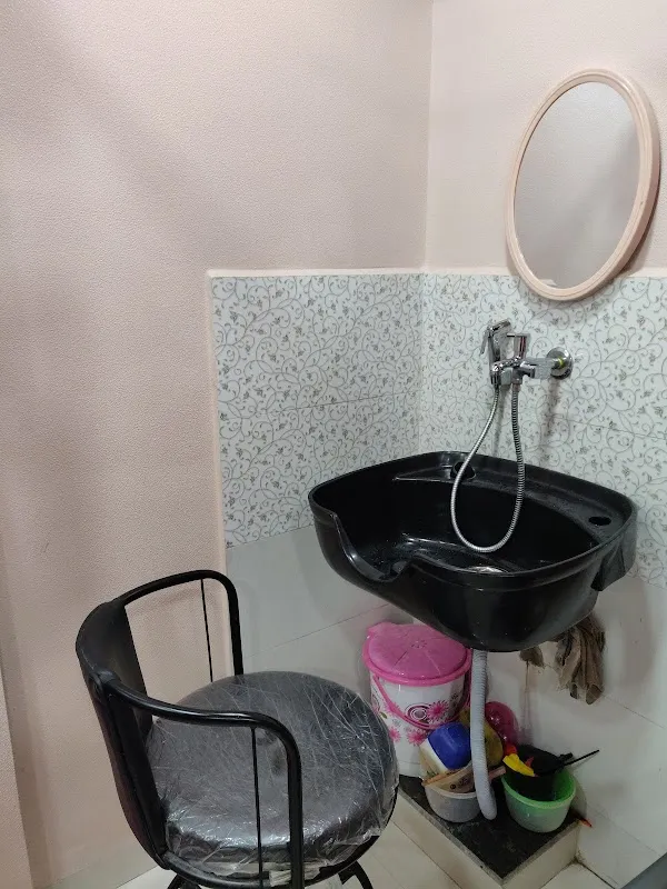 Ambika Beauty Parlour