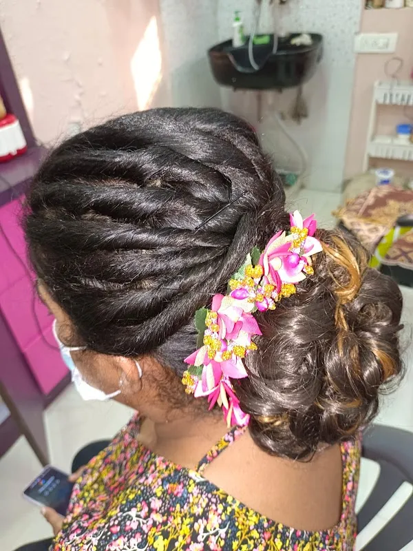 Ambika Beauty Parlour