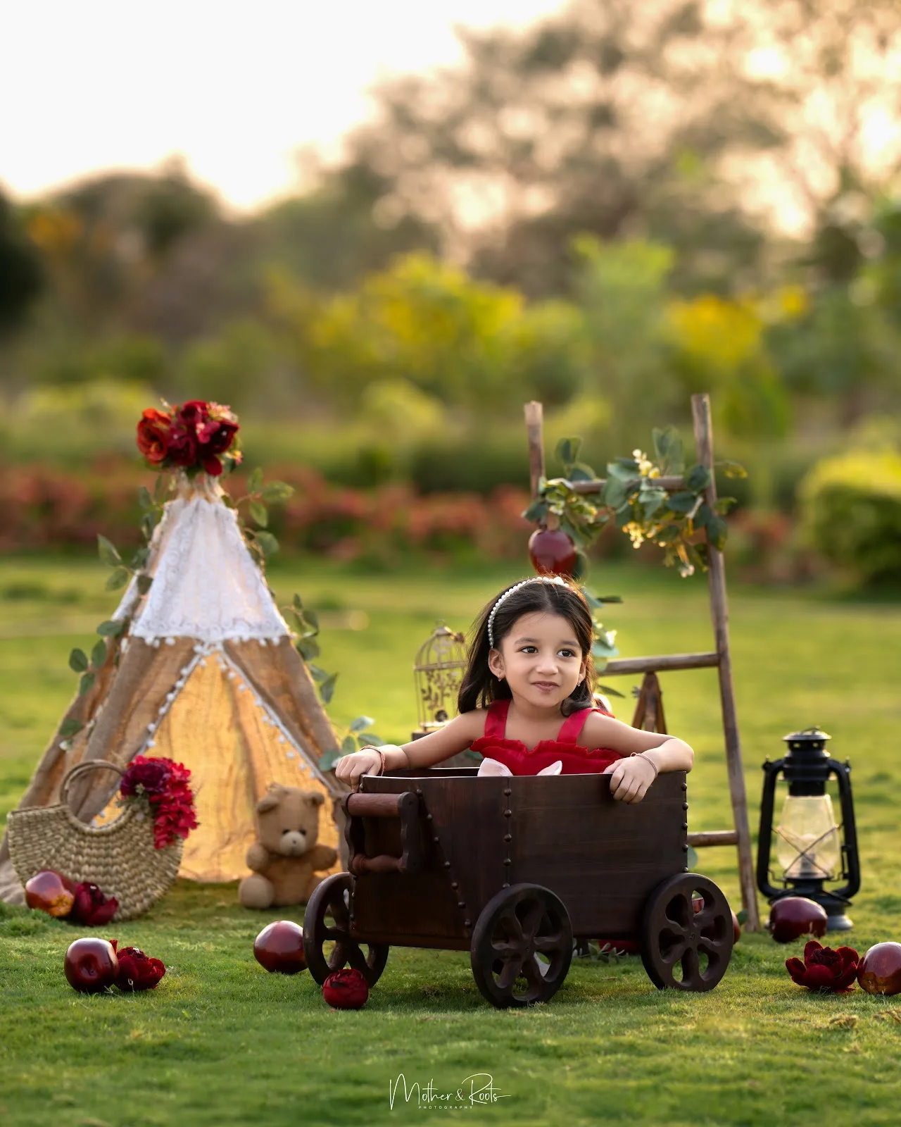 Mother & Roots – Maternity & Newborn Photography Studio