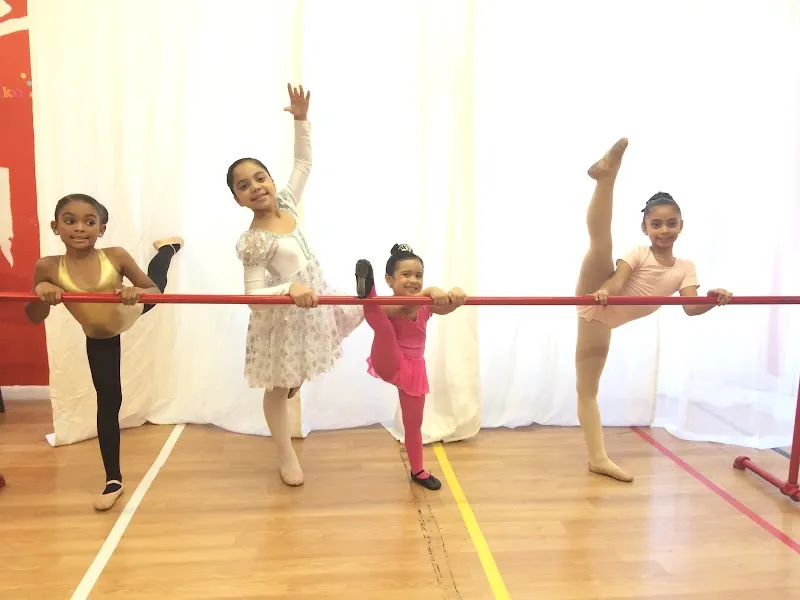 TamiCo. Dancing